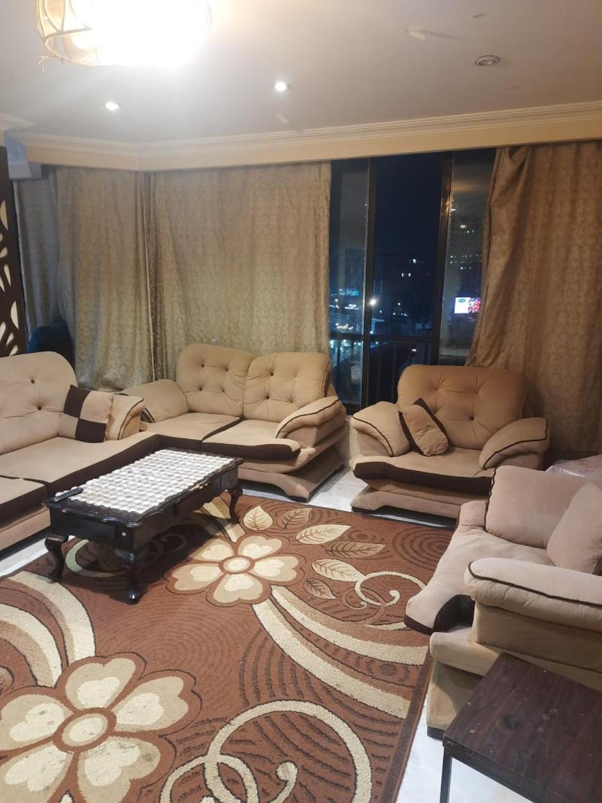 مفروشة ديلوكس في جامعة الدول بالمهندسين Cairo